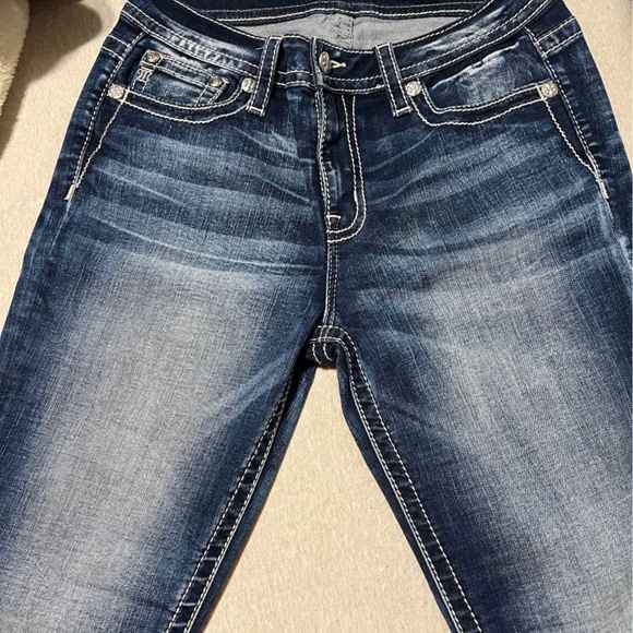 Miss Me Jeans - Picture 1 of 6